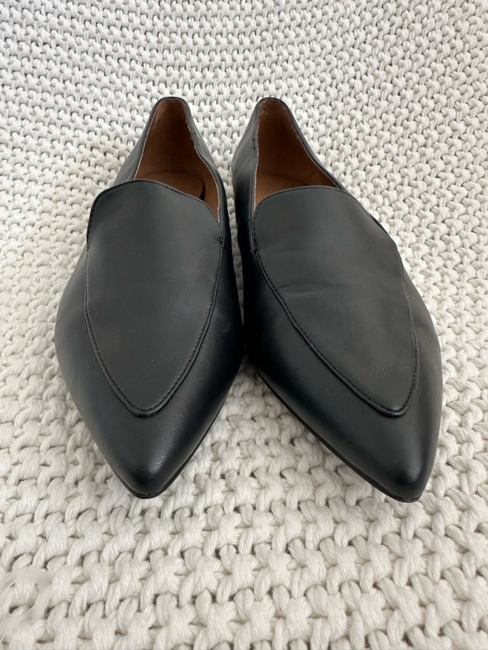 Classic Black Pointed Flats for Women - Picture 2 of 3